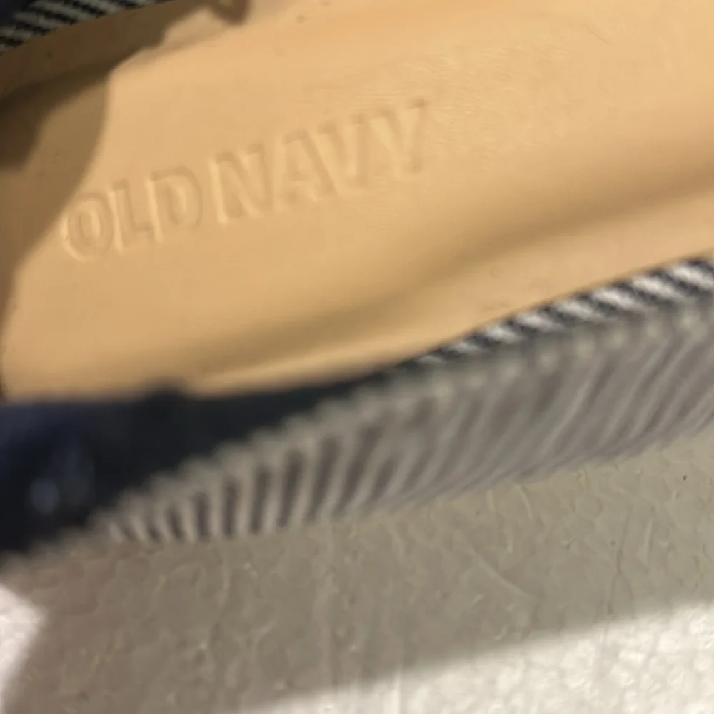 Old Navy questions leave